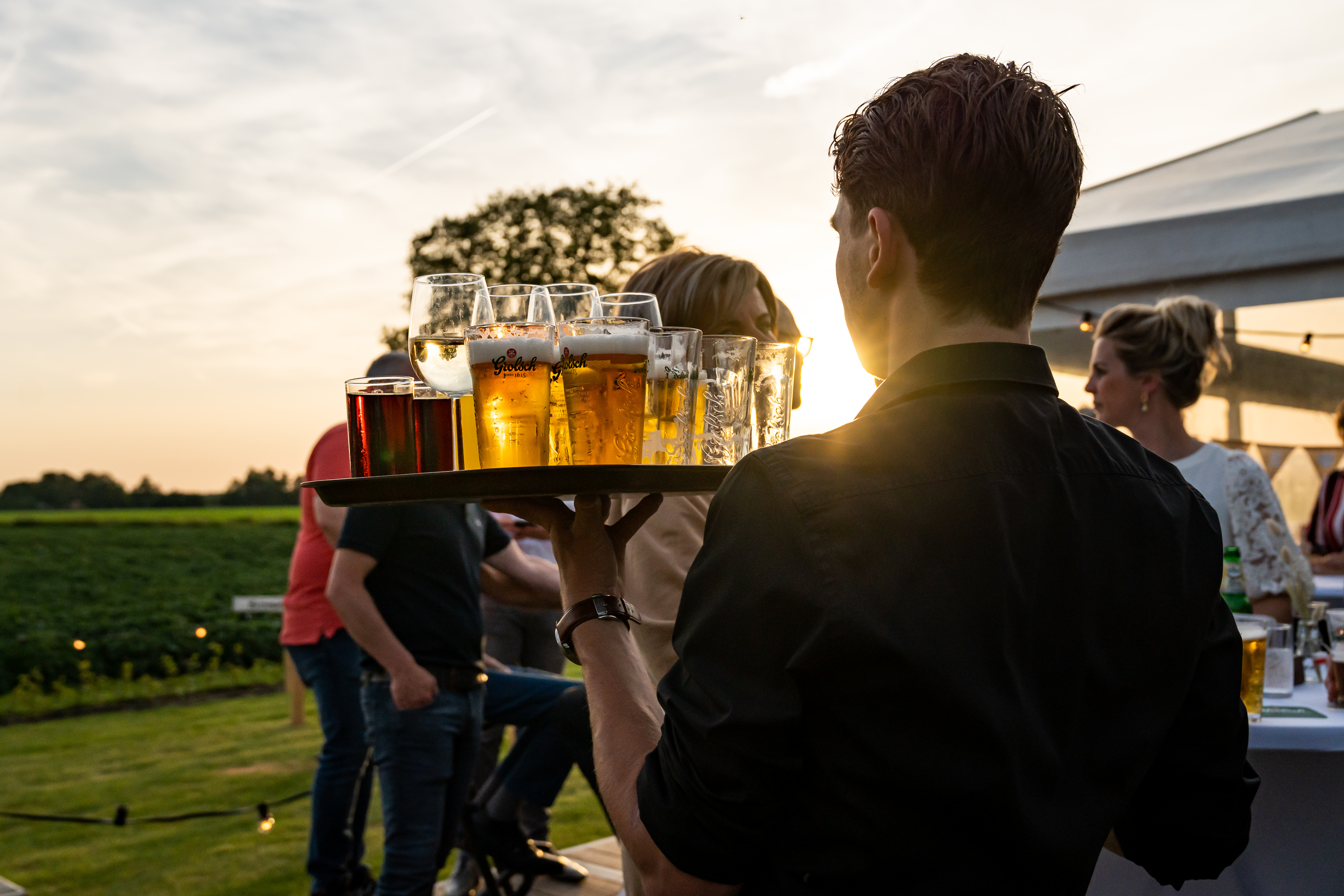 VERJAARDAG VIEREN? WIJ REGELEN HET!